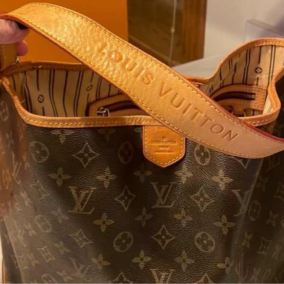 Authentic Louis Vuitton handbag - Picture 2 of 15